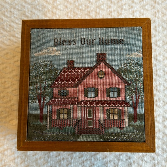Vtg Needle Point “Bless Our House” Wood Keepsake Box - Picture 2 of 6